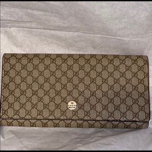 Gucci wallet